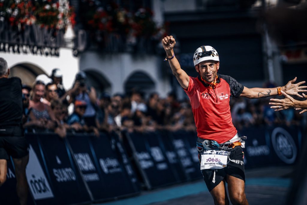 Alejandro Galindo llegando a meta en Matamón Trail